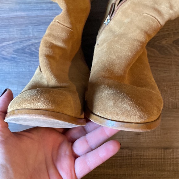Very well cared for suede boots - Picture 7 of 9